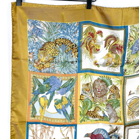 Salvatore Ferragamo Scarf Silk Yellow Animal Motif Print Sz 35 x‎ 35 Women's - Picture 3 of 7